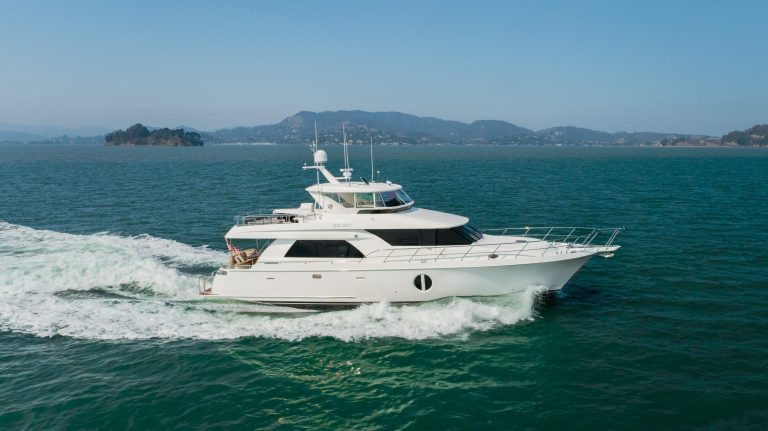 Read more about the article 68′ Ocean Alexander 2010